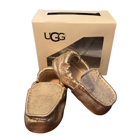 UGG Other - NWT UGG INFANT SIVIA GOLD MOCCASINS SZ 4/5 M (12-18 MONTHS)